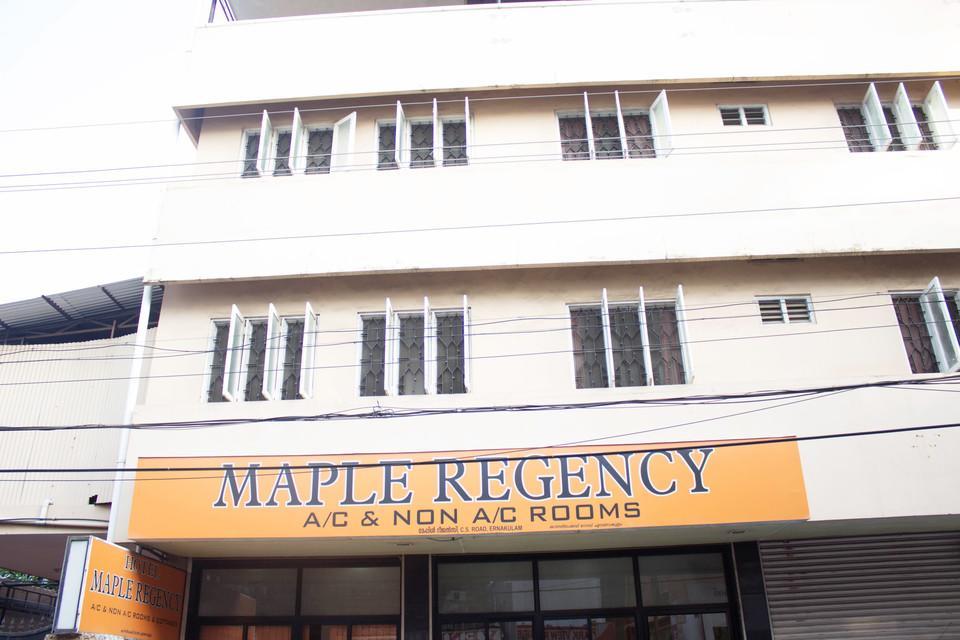 Hotel Maple Regency Kochi Bagian luar foto