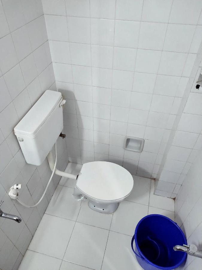 Hotel Maple Regency Kochi Bagian luar foto